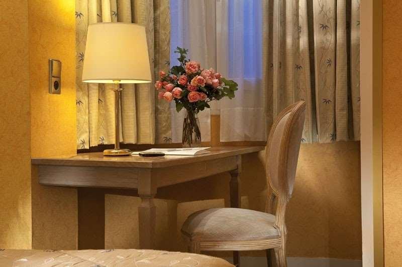 Cecilia Arc De Triomphe Otel Paris Oda fotoğraf